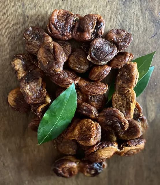 Almond-stuffed fig dessert