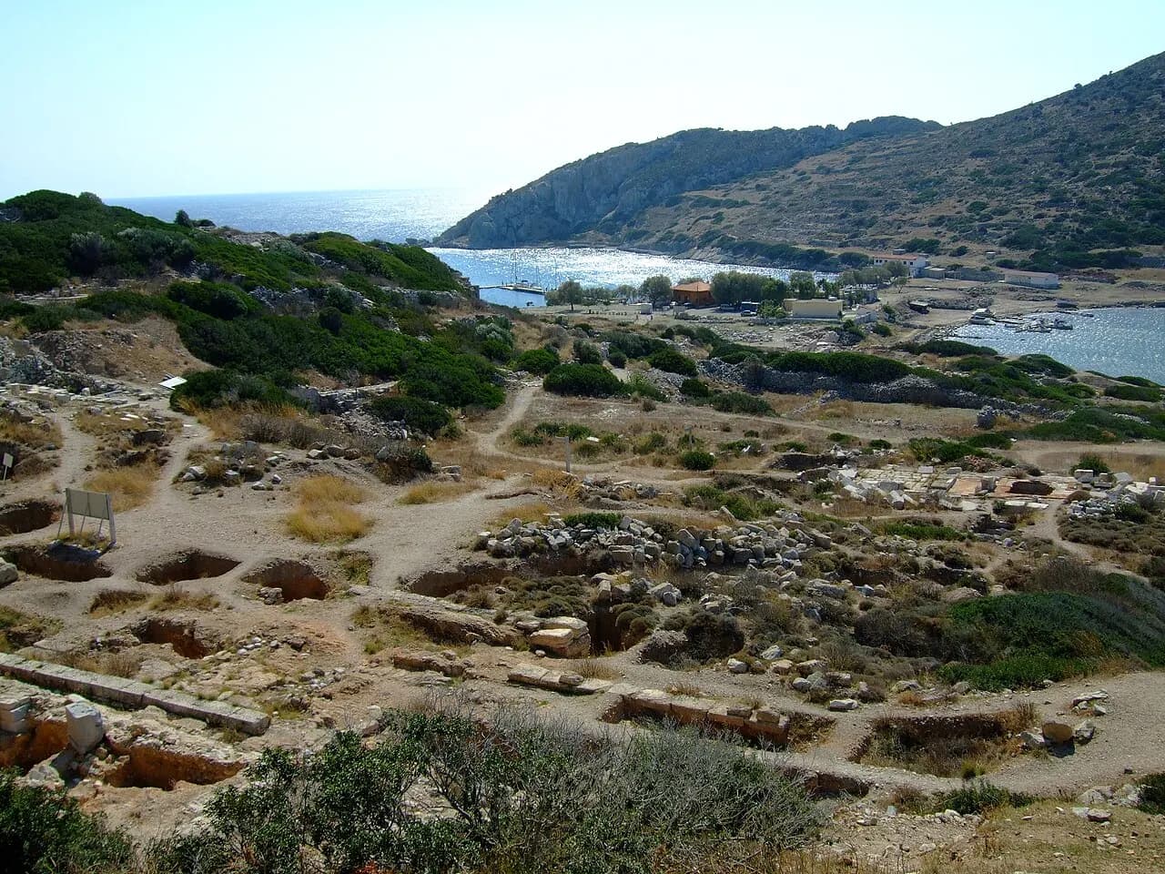 Sostratos'un memleketi Knidos'un iki limanı