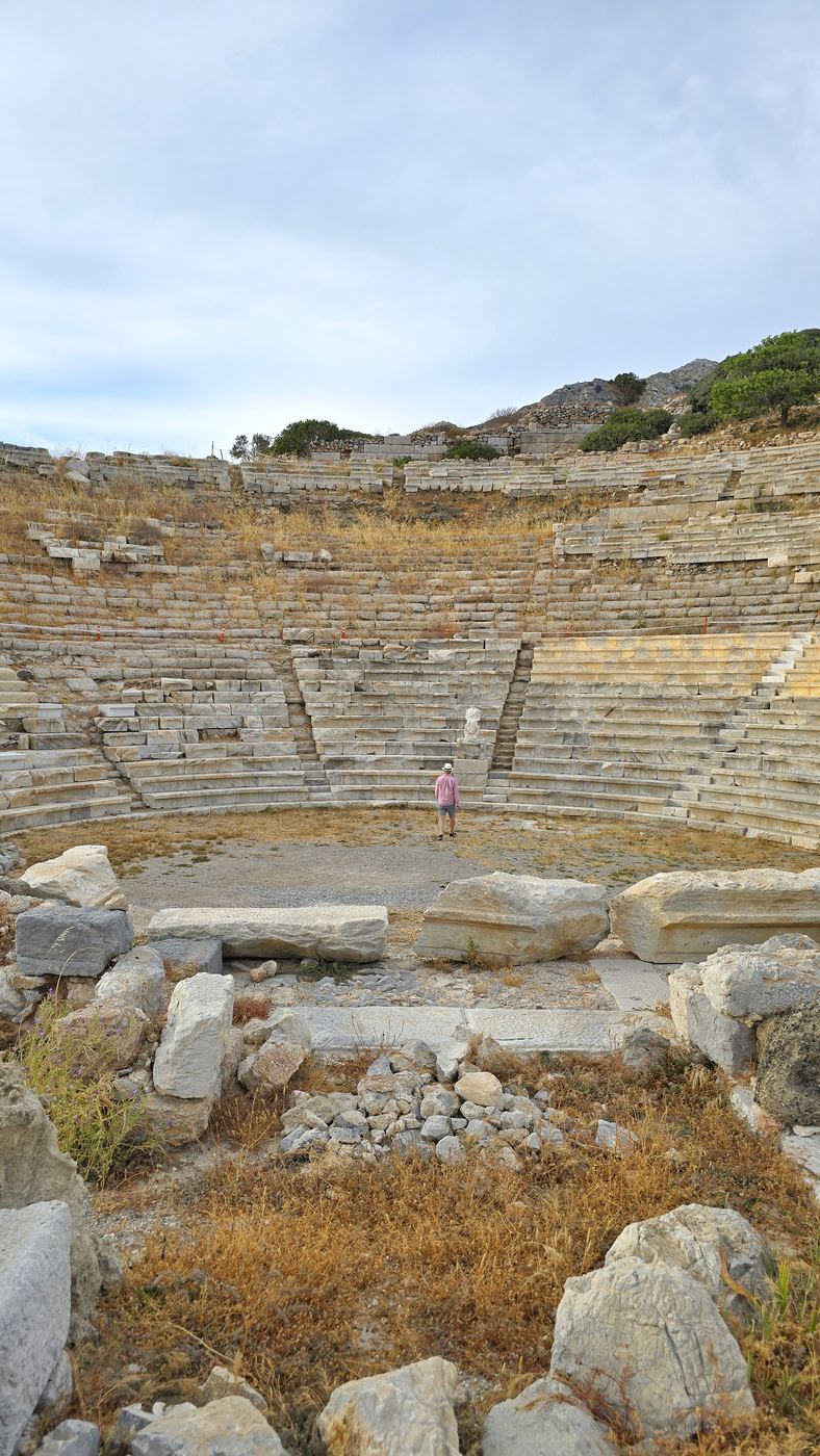 Steinränge des antiken Theaters von Knidos